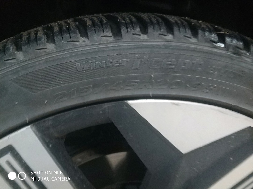 Lastik Megane elektrikli araç 215 45 R20 - 5