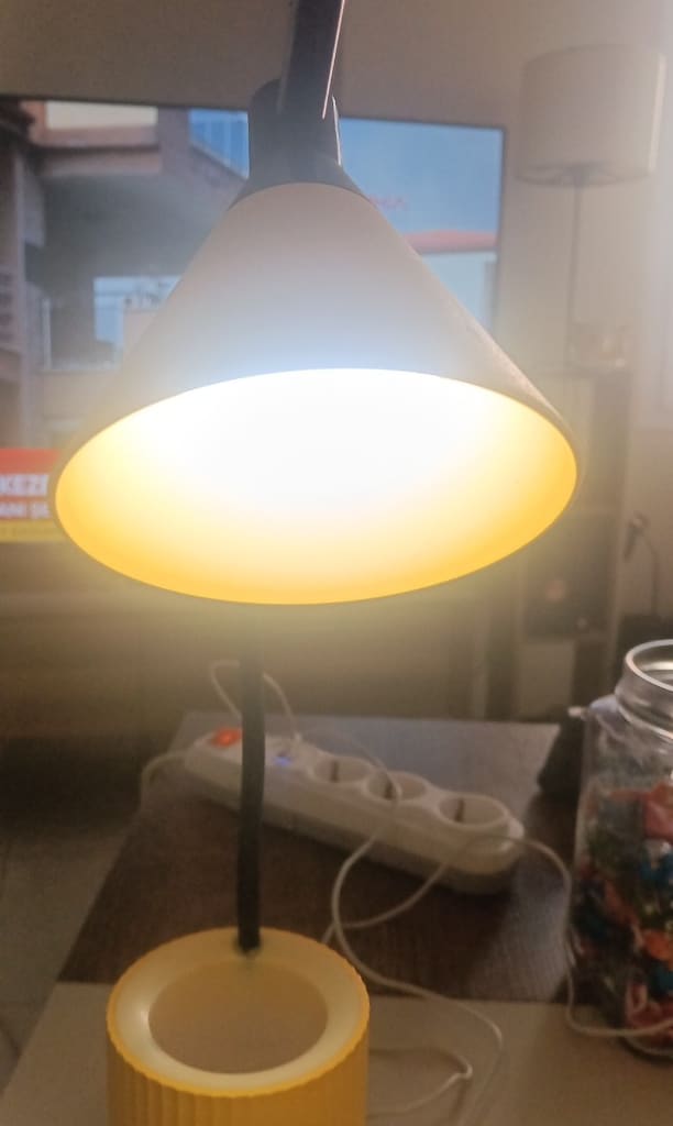 Led Masa Lambası 3 ton ışıklı,kalemlikli. - 5