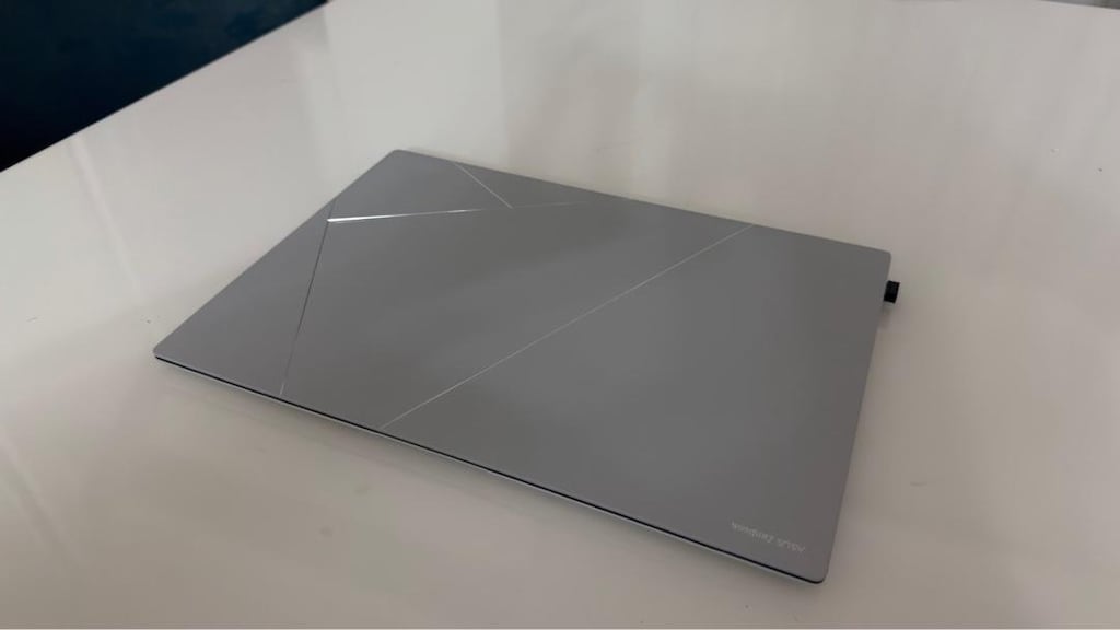ASUS Zenbook S16 OLED 3K UM5606WA RAM32 GB SSD 1TB - 9