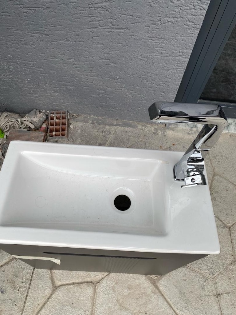 Hiç kullanılmamış tuvalet,lavabo,evye ve dolabı - 6