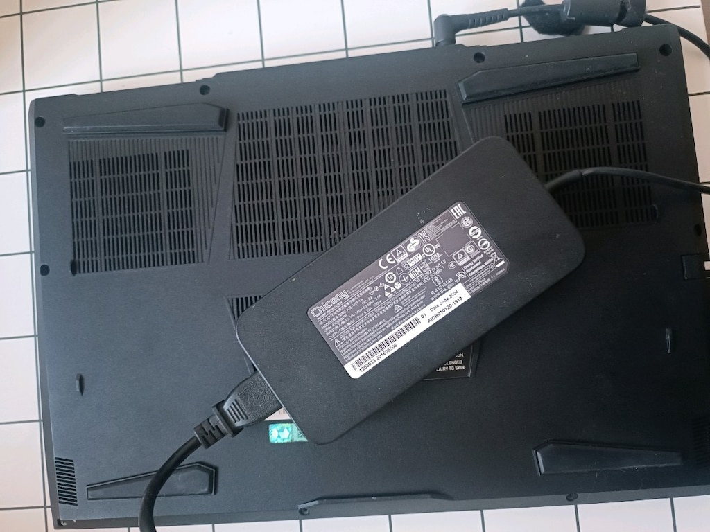 MONSTER ABRA A5 V14.6 15,6" - 4