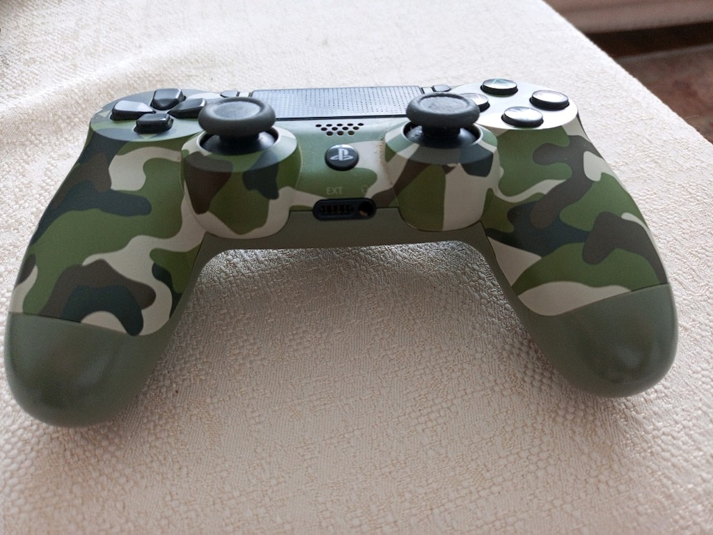 PS4 kol