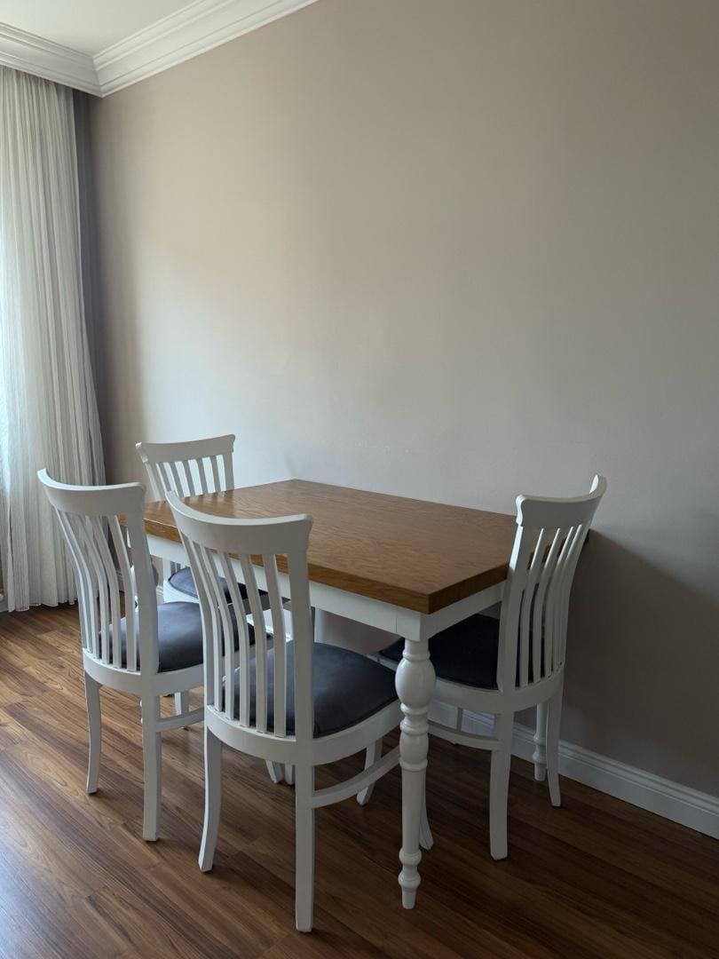 Beyaz Lake Ahşap Yemek Masası ve 4 Sandalye Takımı Çok Temiz - 2