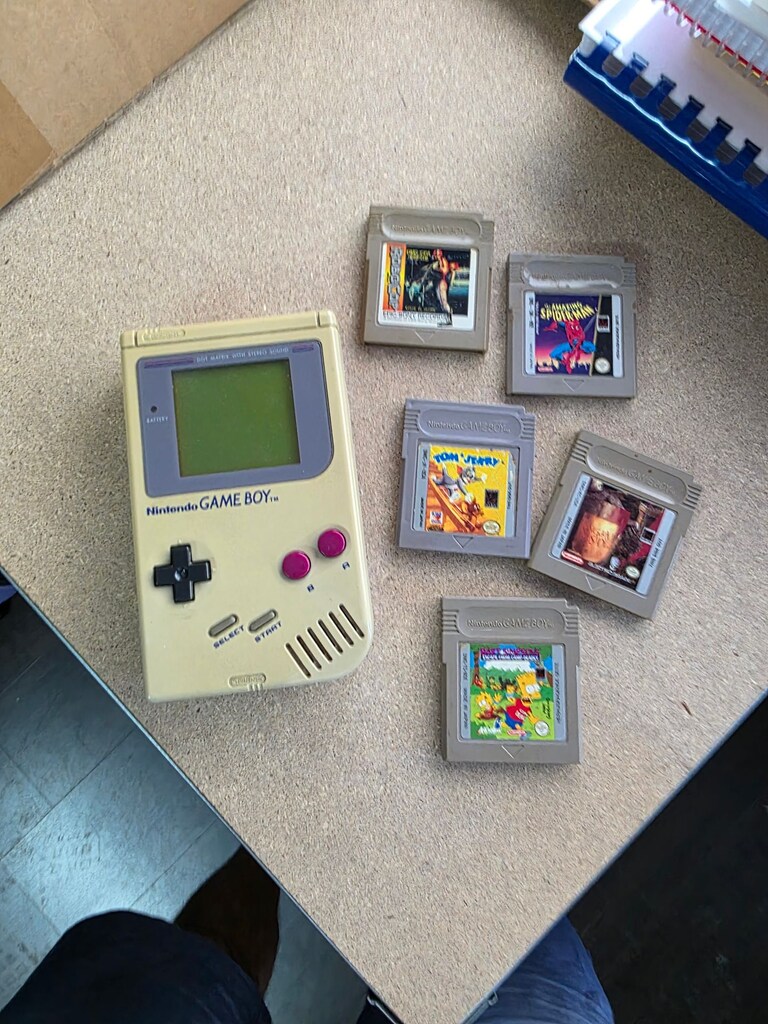 Nintendo Game Boy + 5 Adet Orijinal Kaset - 8
