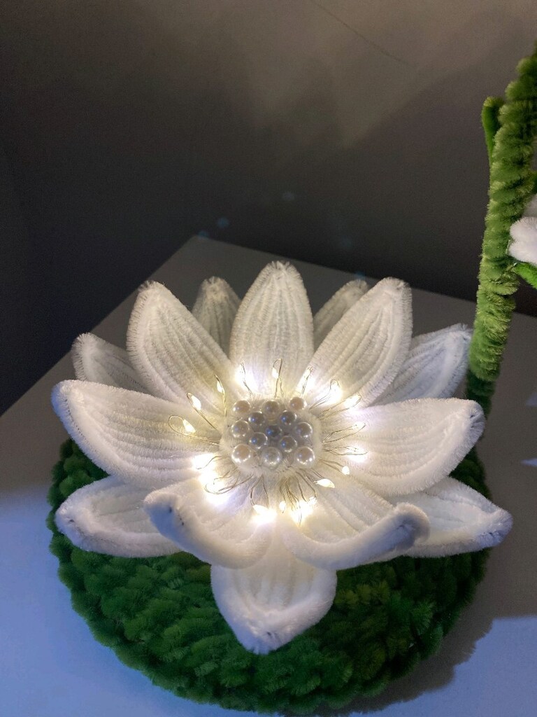 Beyaz Lotus çiçeği masa lambası - 4