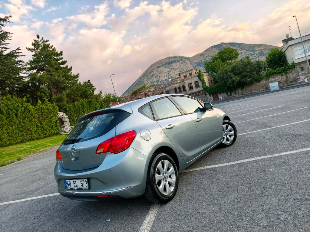 İlk Sahibinden Boyasız 2013 Model Opel Astra J 1.6 178.000 Km'de - 15