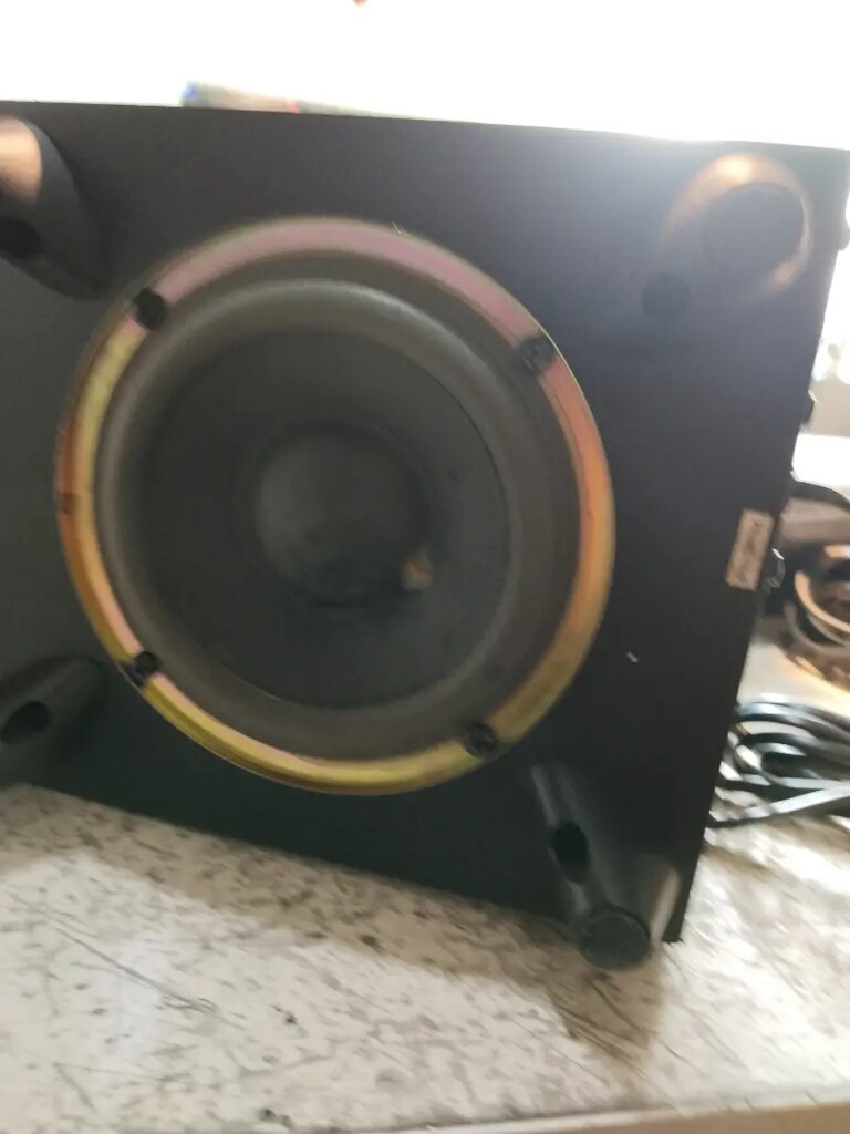 AZ VE TEMİZ KULLANILMIŞ LOGİTECH - Z506 M/N - S - 00097A. 5 + 1 - 10