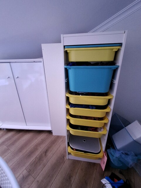 3 tane ikea trofest oyuncak rafları ve sepetleri