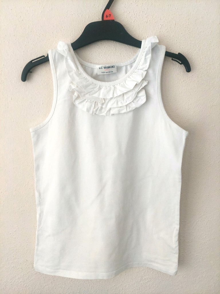 LCW kız çocuk fırfır süslü atlet tshirt