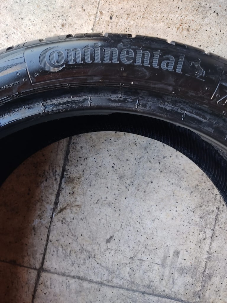 225 40 18 continental - 5