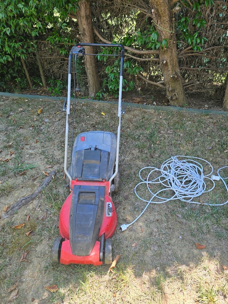 çim biçme makinasi