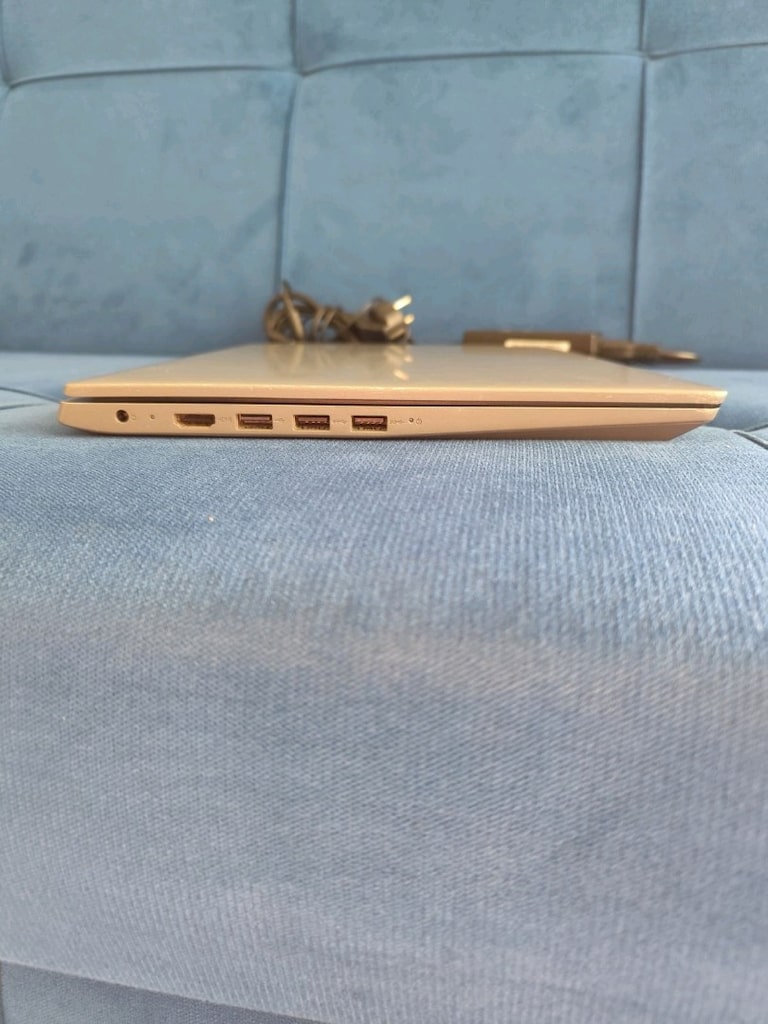 Lenovo Leptop - İ5 10.Nesil / 8 GB Ram / 256 GB M2 SSD - 8
