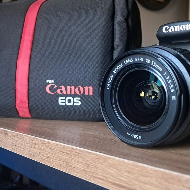 Canon Eos 2000D