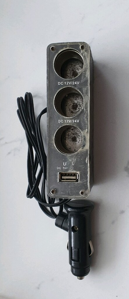 12/24V çakmaklık çoklayıcı (3 Çakmaklık,1 Usb çıkışı) - 2