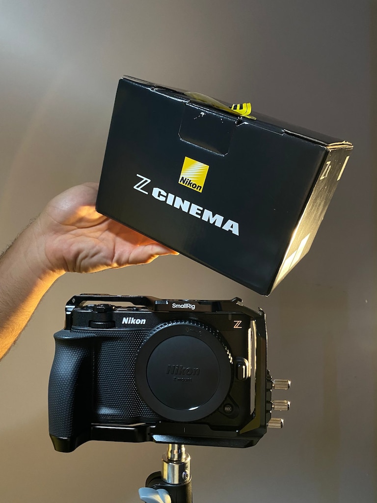 Nikon ZR 6K Body / SmallRig Kafes + Ek Orijinal Batarya - 2