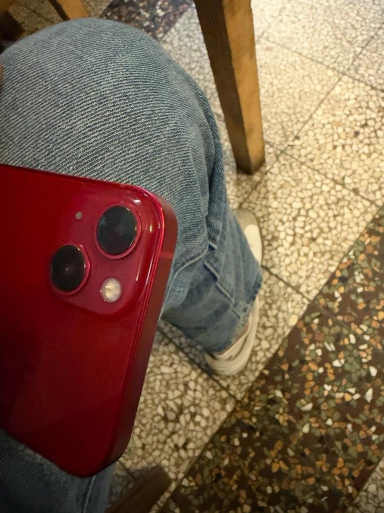 iphone 13 red yd - 7