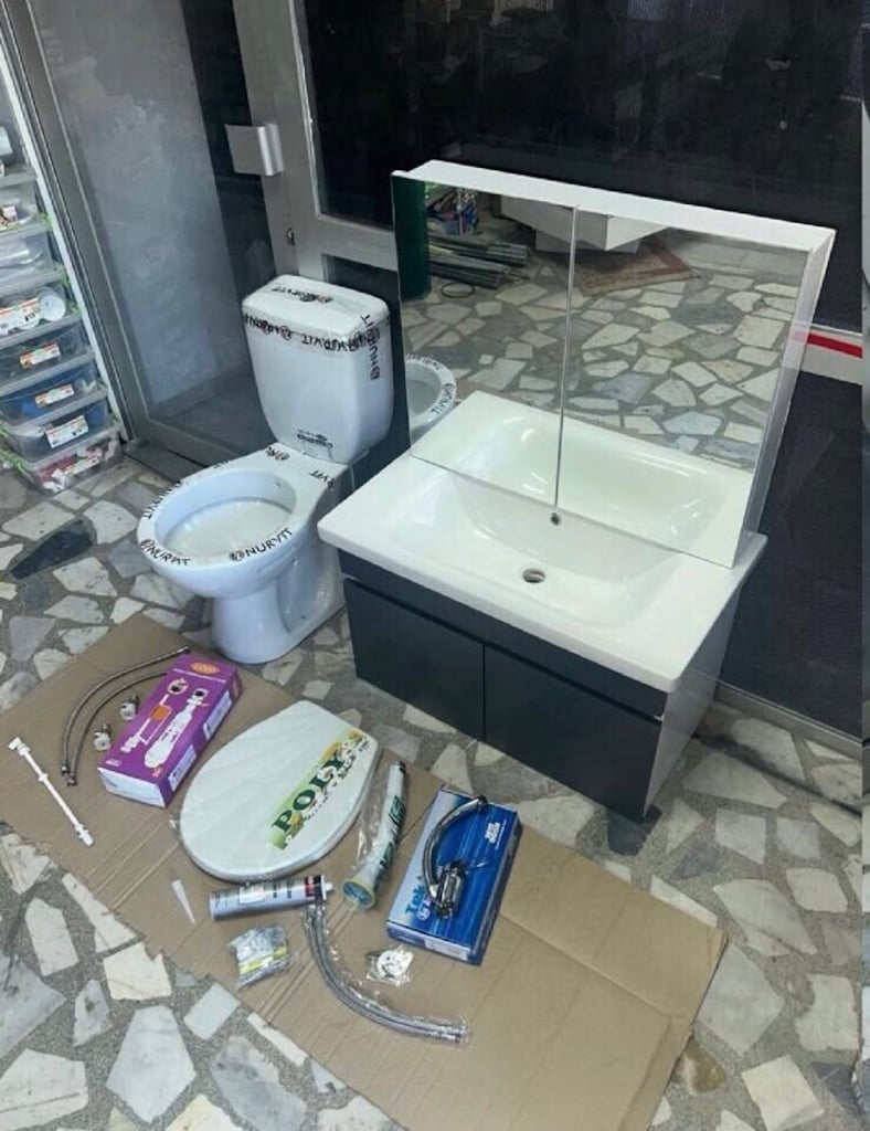 BANYO DOLABI VE KLOZET TAM TAKIM FULL SET - 2