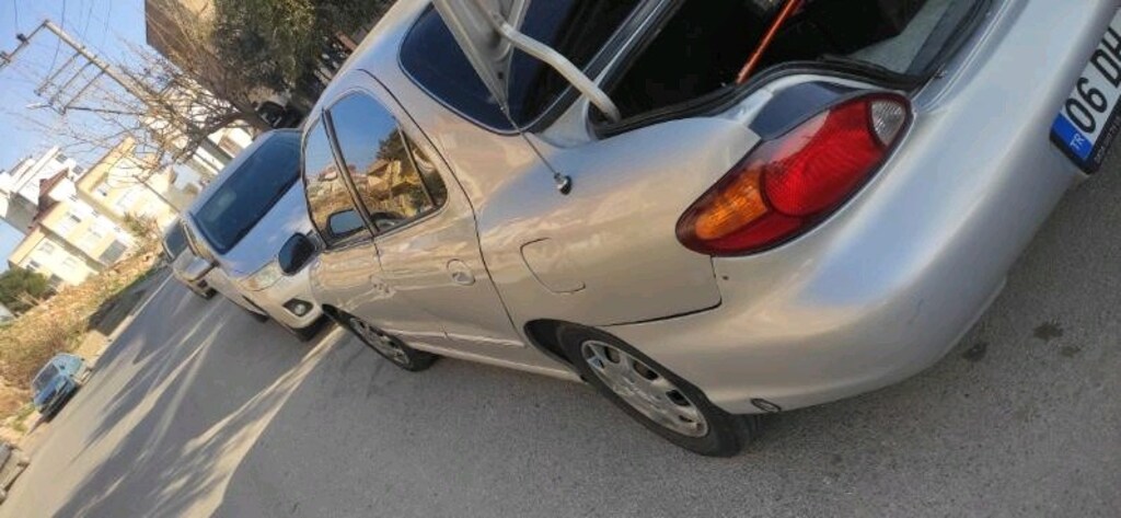 memurdan temiz 2001 model Hyundai Elantra 1.6 - 3