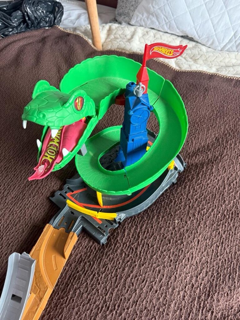 HOT WHEELS Yılan Geçidi Oyun Seti (Parkur) - 4