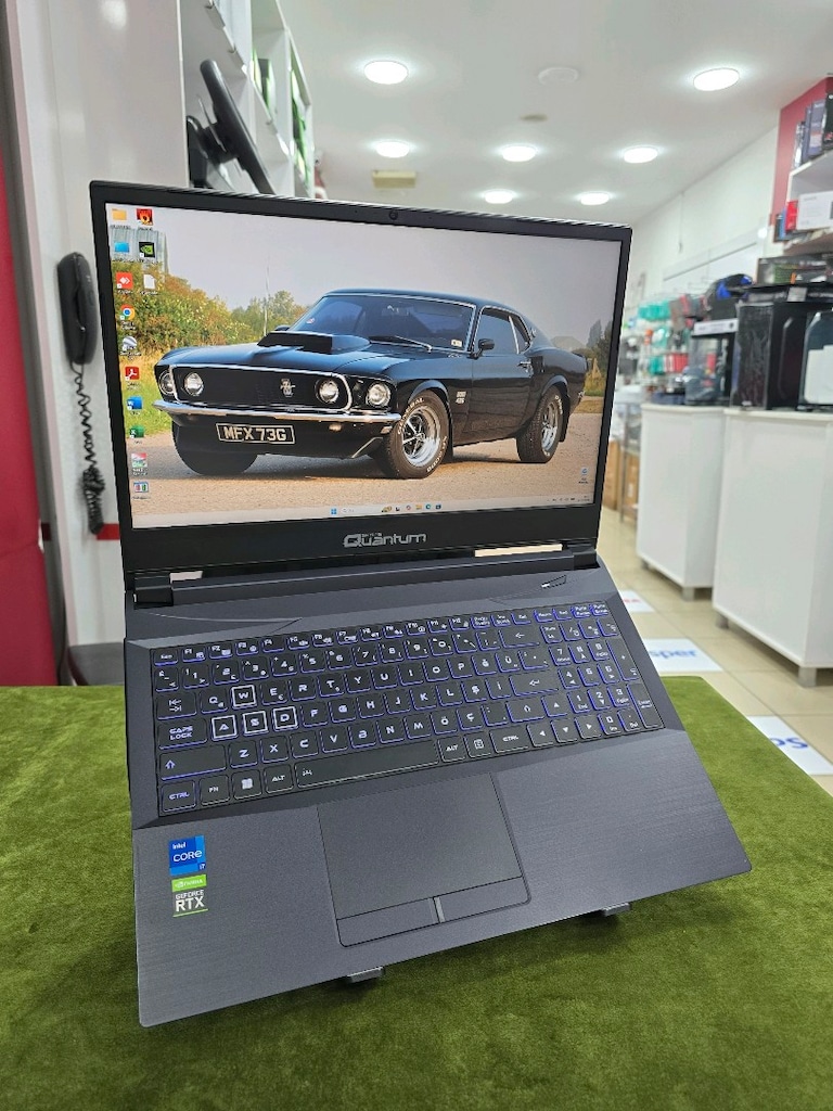 QUANTUM CWE15IAR GAMING LAPTOP İŞLEMCİ: Intel Core i7-11800H 11. - 18