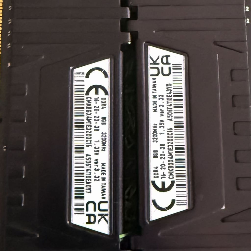 CORSAIR VENGEANCE LPX 16GB (2x8GB) 3200MHz DDR4 CL16 - 5