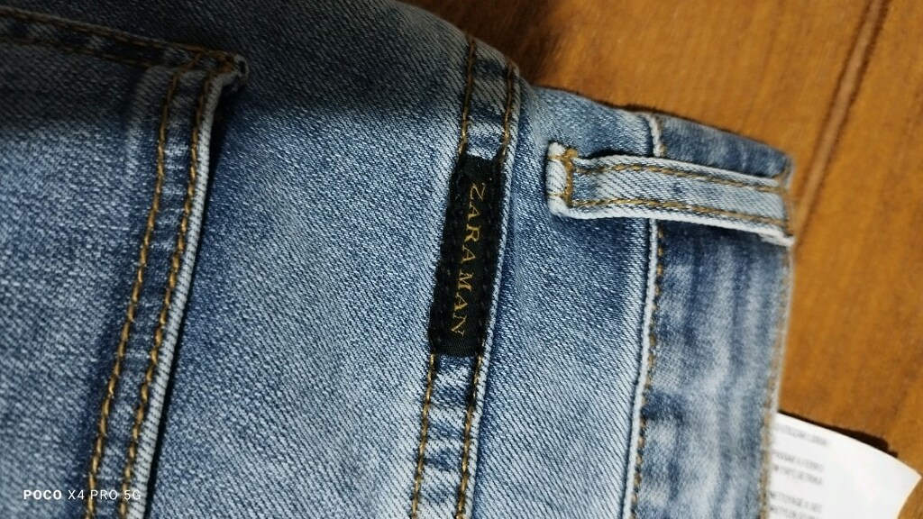 #Zara  jeans pantolon..Bacakta beklemekten az leke oluşmuş. - 4