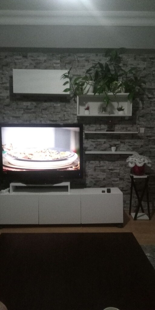 TV sehbası duvardaki parçaları da TV sehpasına aittir - 5
