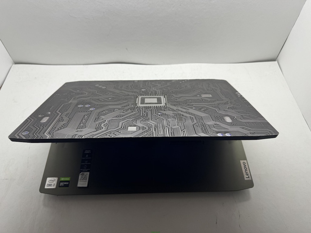 LENOVO GAMİNG İ7 10. NESİL 16 GB RAM 512 NVME GTX 1650 Tİ - 8
