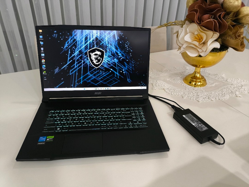 i5 11. Nesil MSI G@ming 17.3 dev ekranlı oyun canavarı laptop - 2