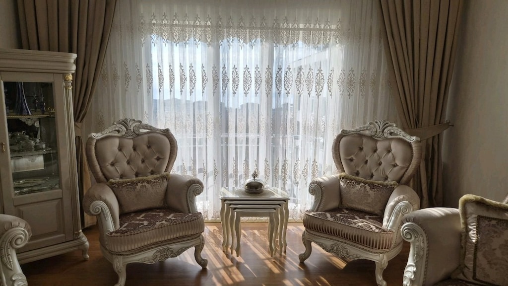 LÜKS AVANGART SALON TAKIMI – KOLTUK, YEMEK ODASI, VİTRİN VE KONSOL - 4