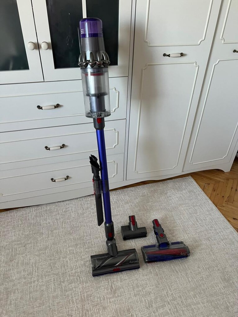 Dyson V11 Kablosuz Süpürge (Garantisi yok)