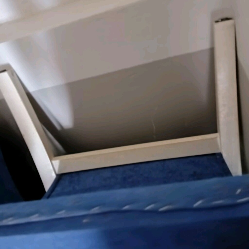 ACİL SATILIK SON FİYATTIR. Balkon koltuk takımı 2+1+1 ve katlanır masa - 16