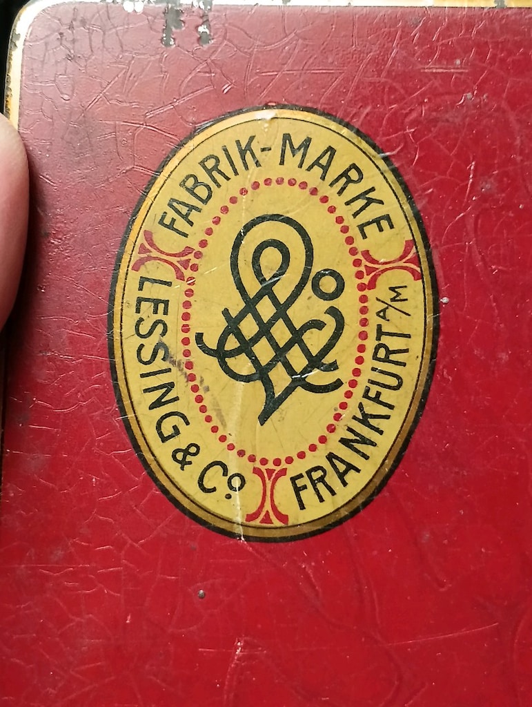 60 lardan Alman ve Fransız puro kutuları. - 9