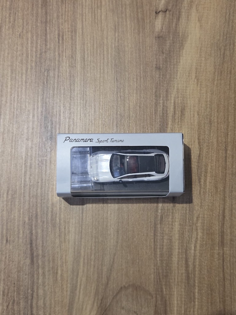 Rhino 1/64 Porsche Panamera Sport Turismo (Kusursuz / Koleksiyonluk) - 2