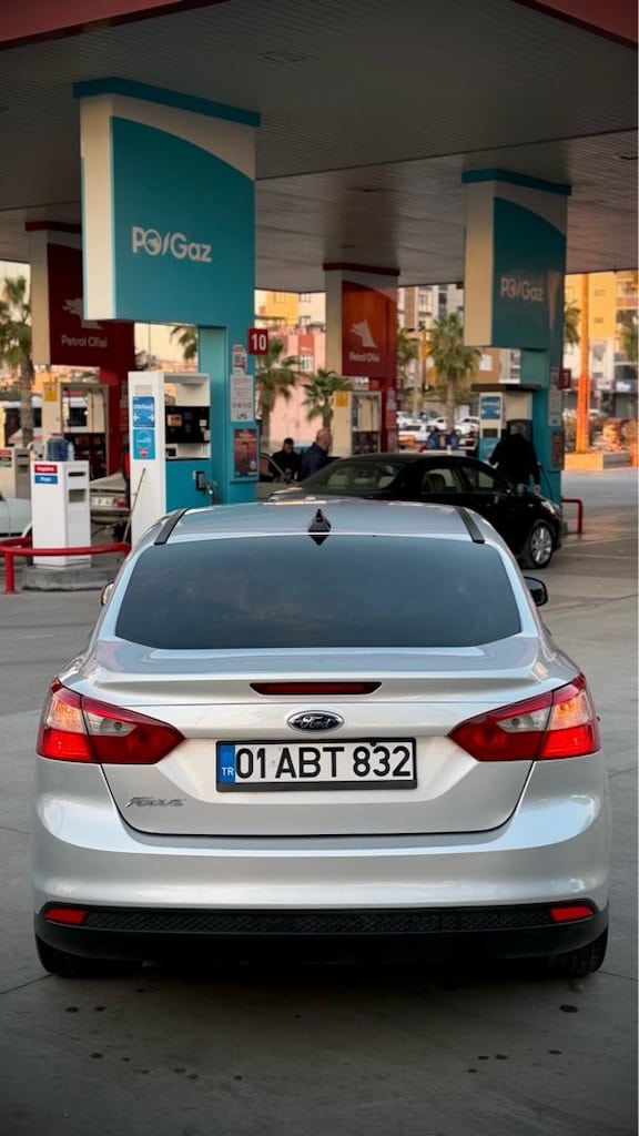 FORD FOCUS TREND X - 2