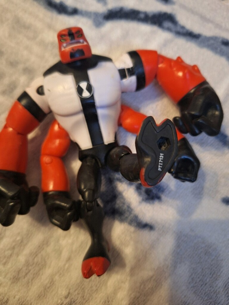 ben 10 figür - 3