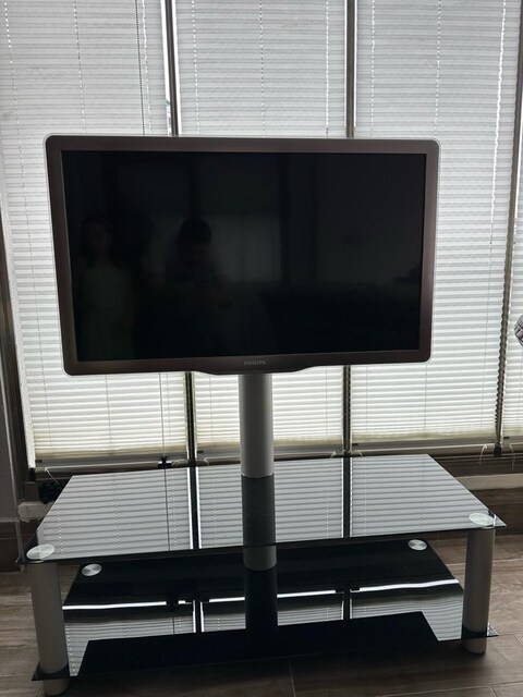 Philips Ambilight Full HD TV (40 inç - 102 cm) tv - Cam sehpa ünite