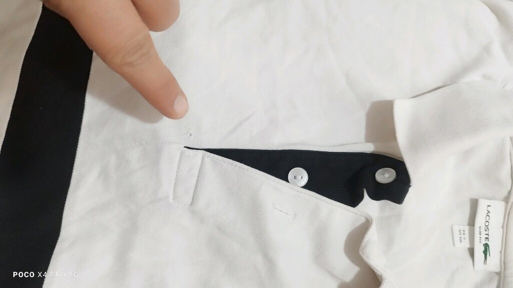 #Lacoste tshirt..Önde leke ve nokta kusur..Eni çekilince 55 Boyu 72 - 8