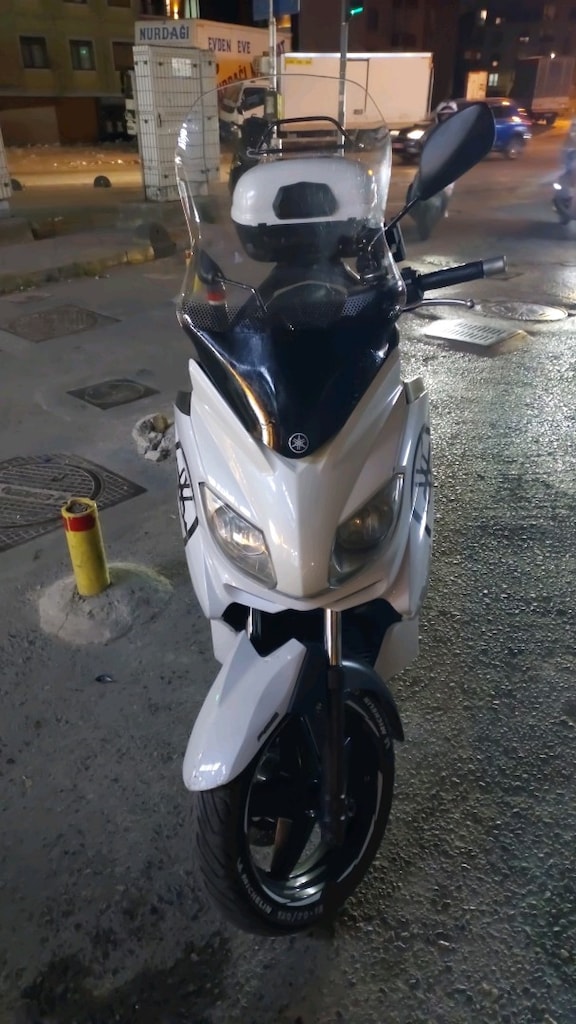 Kacirilmayacak Firsat xmax 250 abs 2011 model - 2