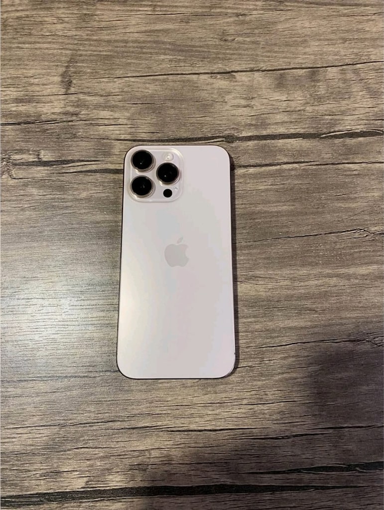 iPhone 16 Pro Max 256GB - 4