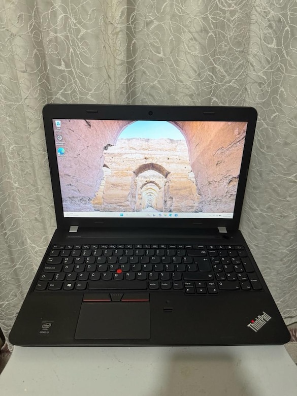Lenovo Thinkpad E550 - 2