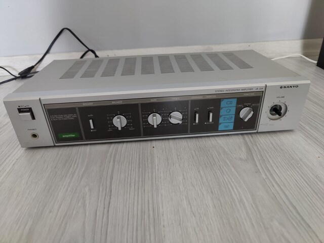 SANYO JA-224 STEREO AMFİ