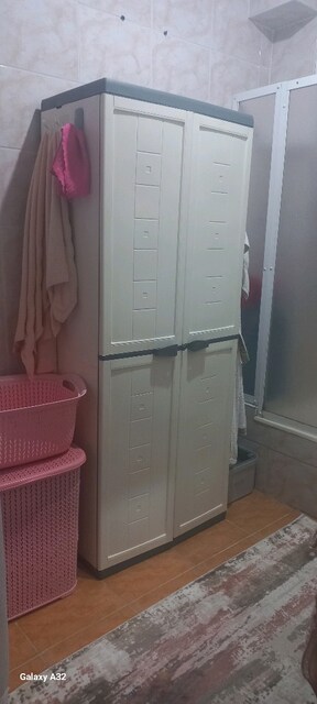 Banyo dolabı