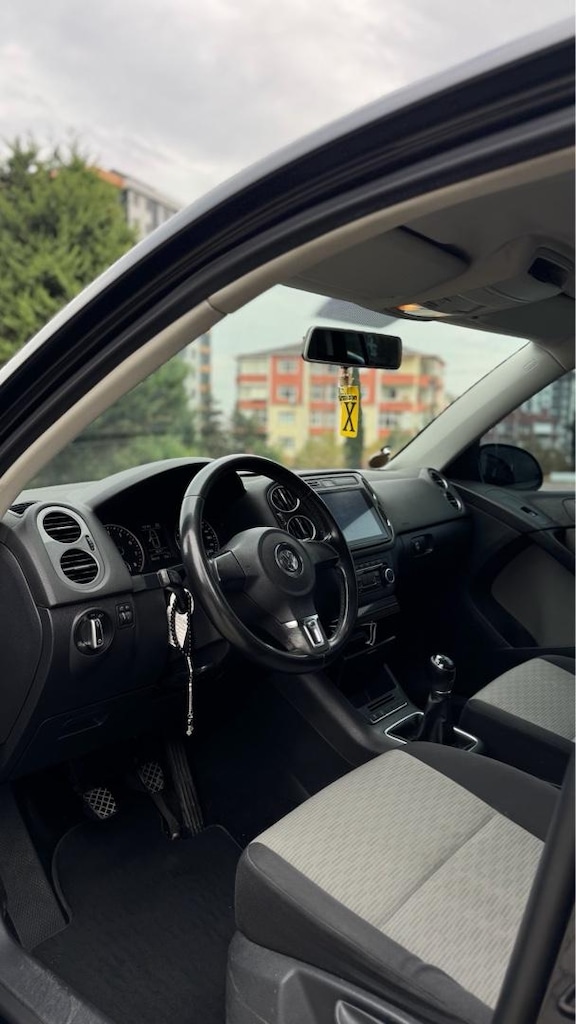 2012 model wosvagen Tiguan - 28