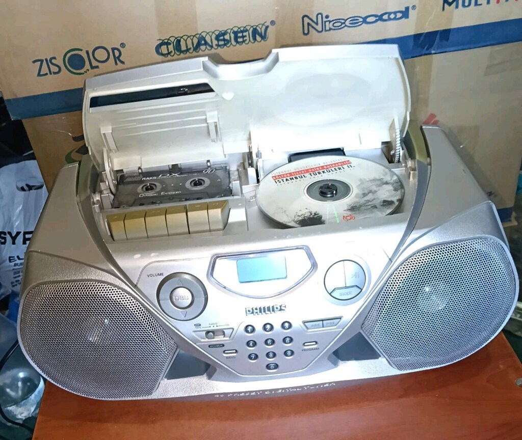 PHİLİPS TEYP/RADYO/CD AÇIKLAMAYI OKUYUN ! - 8