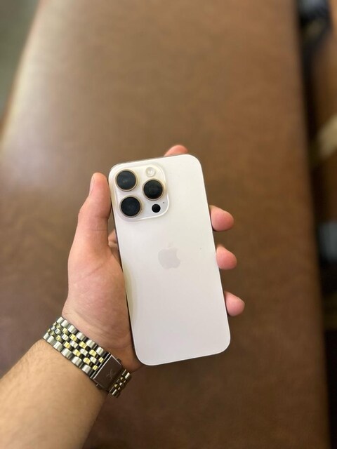 16 PRO 256 GB