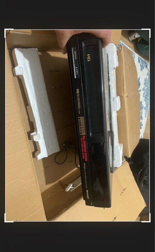 Sharp VHS cihaz ve 13 adet kaset - 2