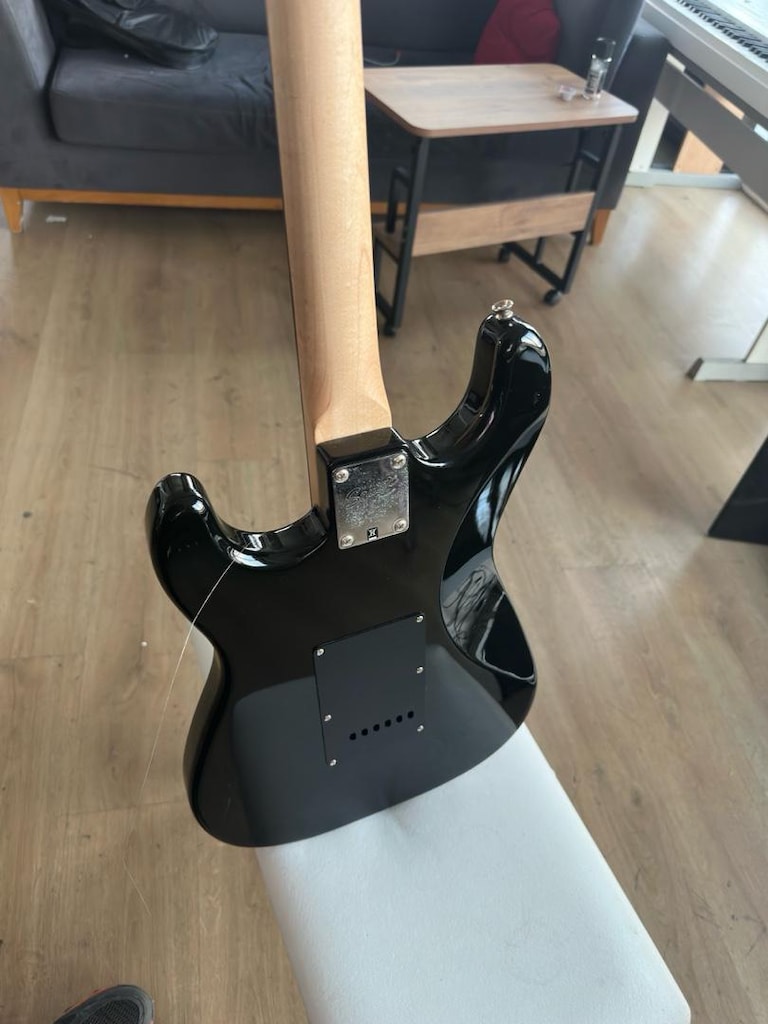 fender squier start elektro gitar gitar tek tel kopmus temiz kilfi var - 5