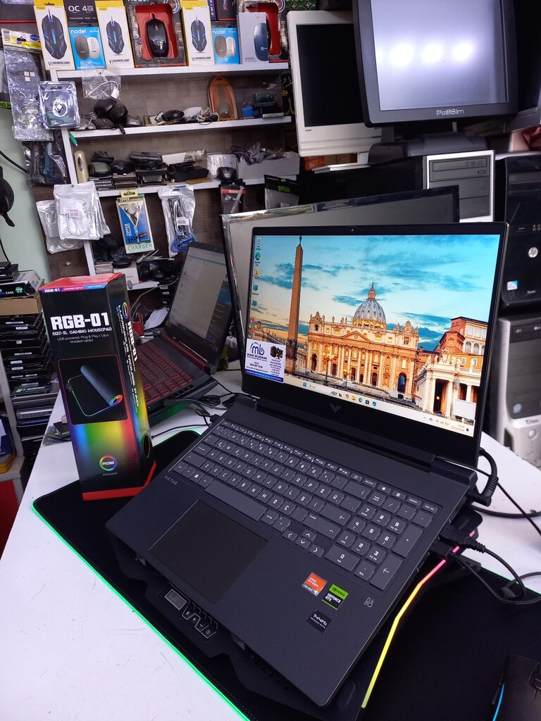 HP VİCTUS RYZEN 7 7840 HS RTX 4060 120 WATT 16 GB RAM DDR5 120 WATT - 7