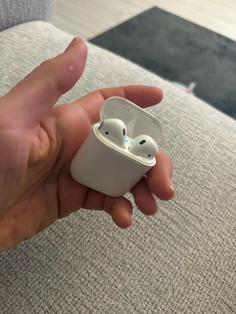 Airpods 2 - 3